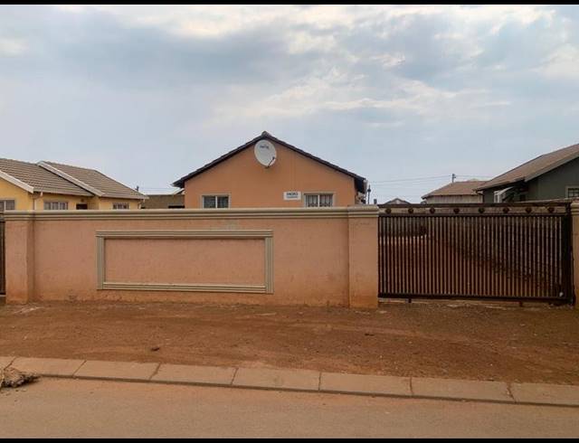 2 BEDROOM HOUSE FOR SALE IN PROTEA GLEN EXT